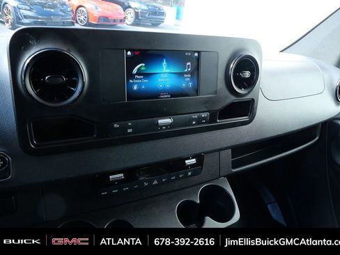 Used 2024 Mercedes-Benz Sprinter 2500 image 13