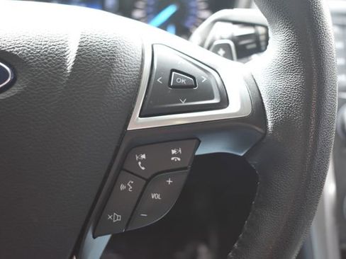 Used 2017 Ford Fusion SE image 23