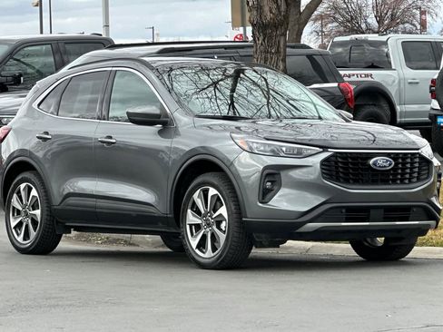 Certified 2025 Ford Escape Platinum image 9