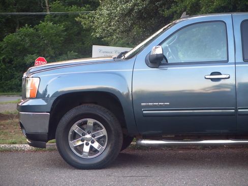 Used 2009 GMC Sierra 1500 SLE w/ Power Pack Plus AWD/4WD image 18