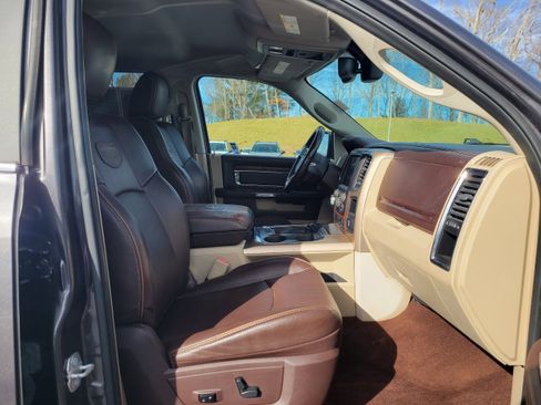 Used 2017 RAM 1500 Laramie Longhorn image 28