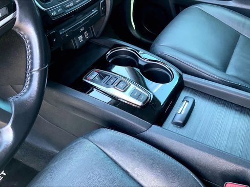 Used 2021 Honda Pilot Touring image 17