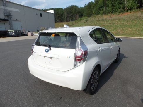 Used 2013 Toyota Prius C One FWD image 11