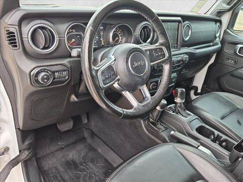 Used 2020 Jeep Gladiator Overland AWD/4WD image 9