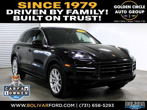 Used 2024 Porsche Cayenne AWD/4WD image 1