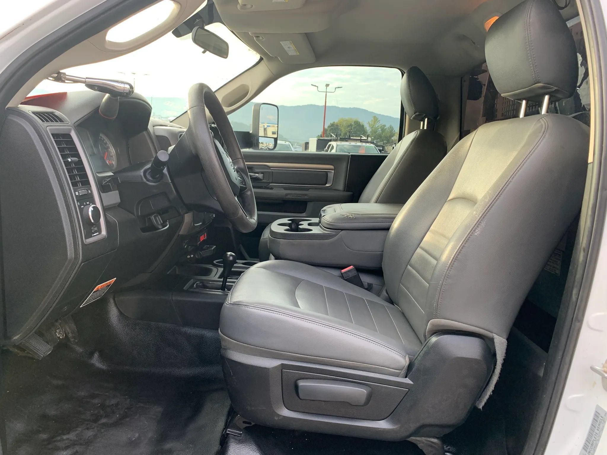 Used 2018 RAM 5500 Tradesman w/ Power & Remote Entry Group AWD/4WD image 9