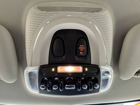 Used 2015 MINI Cooper 4-Door Hardtop image 27