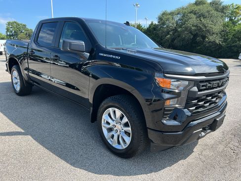 Used 2026 Chevrolet Silverado 1500 Custom AWD/4WD image 3