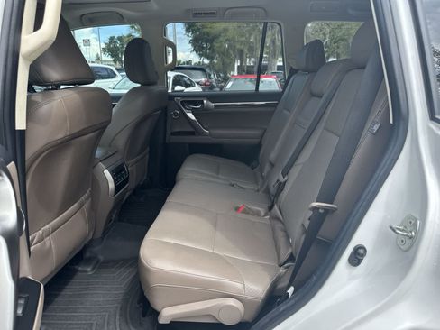 Used 2023 Lexus GX 460 Luxury AWD/4WD image 15