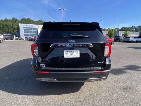 Certified 2024 Ford Explorer XLT w/ Equipment Group 202A AWD/4WD image 5