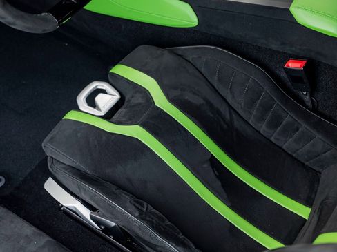 Used 2024 Lamborghini Huracan STO image 14