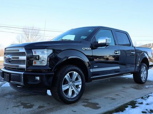 Used 2017 Ford F150 Platinum w/ Equipment Group 701A Luxury image 8