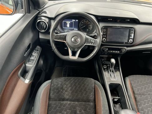 Used 2021 Nissan Kicks SR image 11