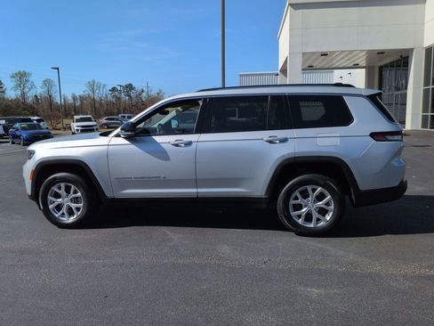 Certified 2023 Jeep Grand Cherokee L Limited image 8