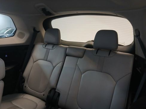 Used 2023 Honda Pilot Touring image 10