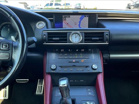 Used 2017 Lexus RC 200t image 33