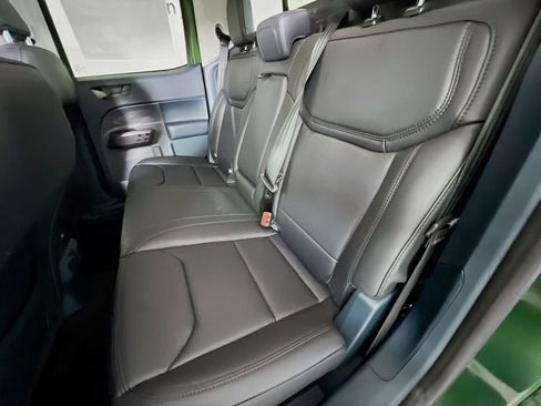 New 2025 Ford Maverick Lariat w/ Black Appearance Package image 28