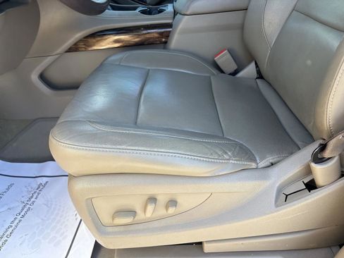 Used 2017 GMC Yukon SLT w/ Premium Edition image 16