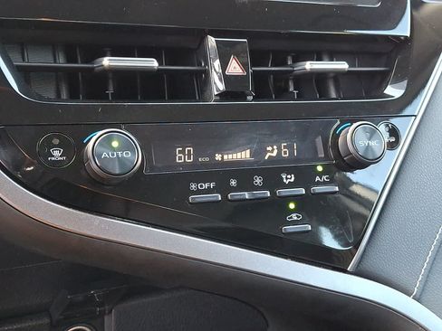 Used 2023 Toyota Camry SE FWD image 19