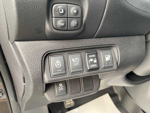 Used 2016 Nissan Leaf SV FWD image 16