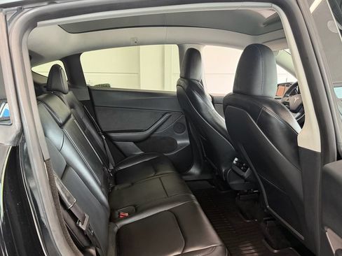 Used 2023 Tesla Model Y 2WD image 13