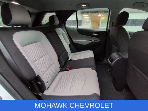 Used 2021 Chevrolet Equinox LS AWD/4WD image 27