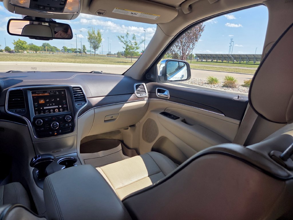 Used 2014 Jeep Grand Cherokee Overland AWD/4WD image 17