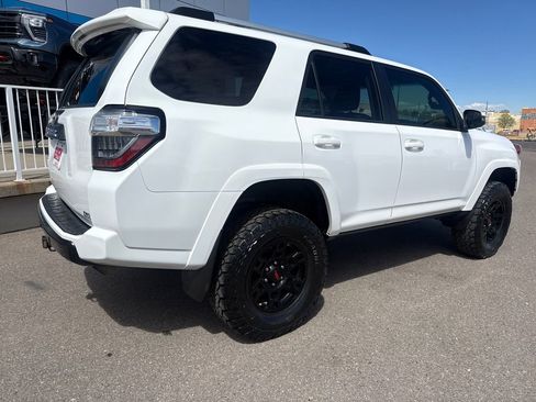 Used 2017 Toyota 4Runner TRD Off-Road Premium image 5