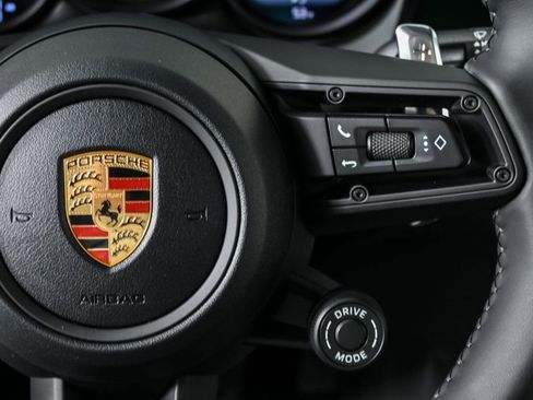 Used 2026 Porsche Macan AWD/4WD image 11