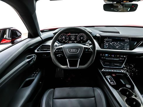 Used 2022 Audi e-tron GT Prestige w/ Prestige Package image 5