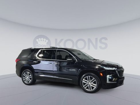Used 2023 Chevrolet Traverse High Country image 2