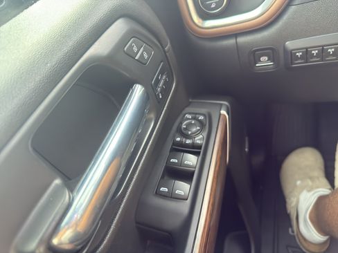 Used 2022 Chevrolet Silverado 2500 High Country w/ Technology Package AWD/4WD image 24
