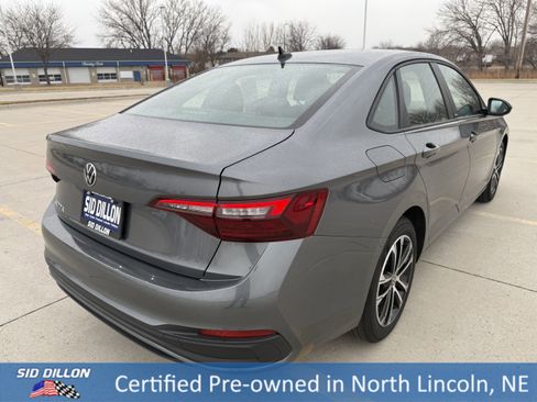 Used 2024 Volkswagen Jetta Sport image 8