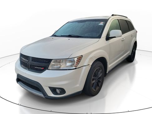 Used 2016 Dodge Journey SXT w/ Comfort/Convenience Group image 3