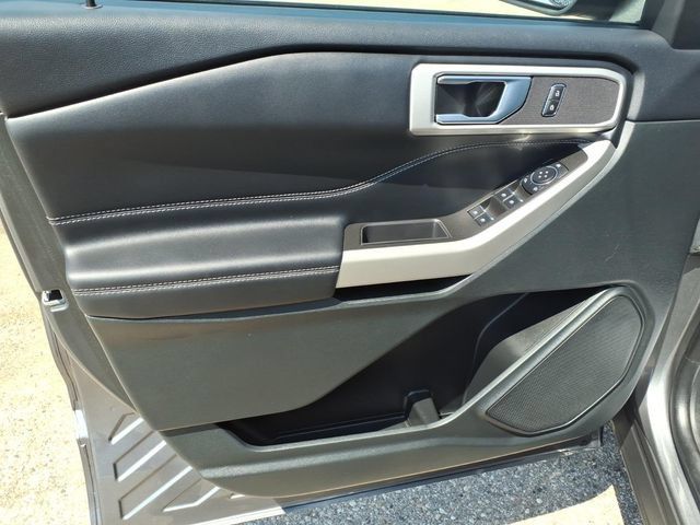 Certified 2024 Ford Explorer XLT w/ Equipment Group 202A AWD/4WD image 12