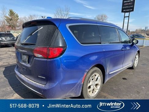 Used 2020 Chrysler Pacifica Limited image 9