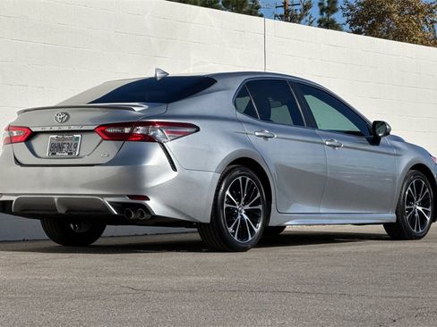 Used 2019 Toyota Camry SE image 7