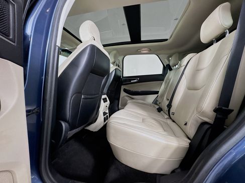 Used 2019 Ford Edge Titanium w/ Equipment Group 301A AWD/4WD image 26