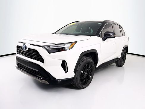 Used 2023 Toyota RAV4 XSE AWD/4WD image 3