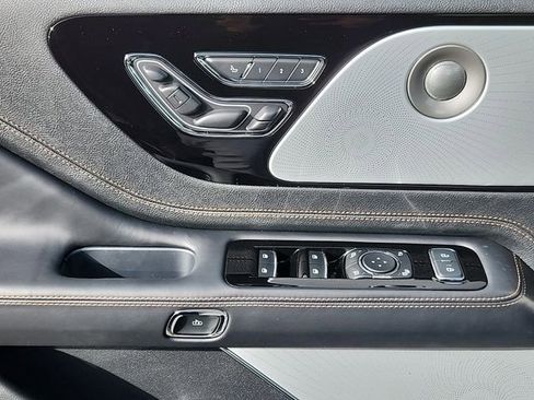 New 2025 Lincoln Aviator Black Label w/ Jet Appearance Package image 6