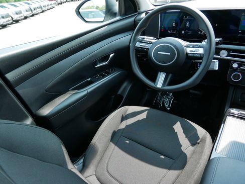 Certified 2026 Hyundai Tucson Blue SE AWD/4WD image 9