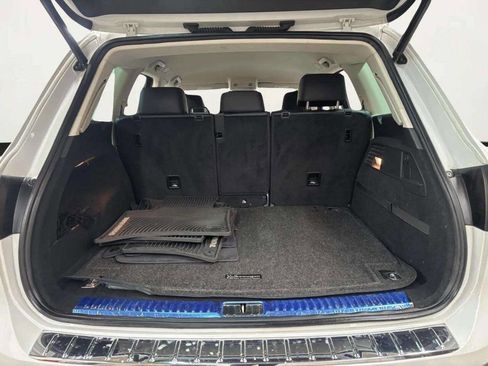 Used 2016 Volkswagen Touareg VR6 image 16