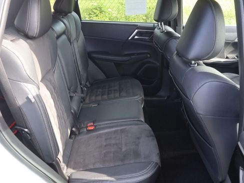 Used 2023 Mitsubishi Outlander SE AWD/4WD image 15