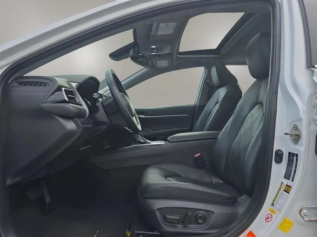 Used 2019 Toyota Camry XLE w/ Driver Assist Package FWD image 14