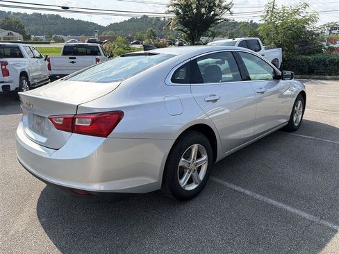Used 2021 Chevrolet Malibu LS FWD image 4