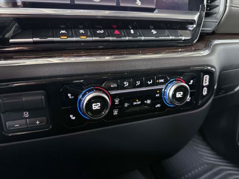 Used 2024 GMC Sierra 1500 SLE w/ Preferred Package AWD/4WD image 24