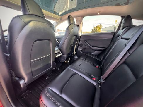 Used 2021 Tesla Model Y Long Range image 18