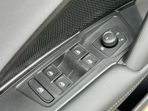 New 2026 Volkswagen Tiguan SE R-Line AWD/4WD image 16