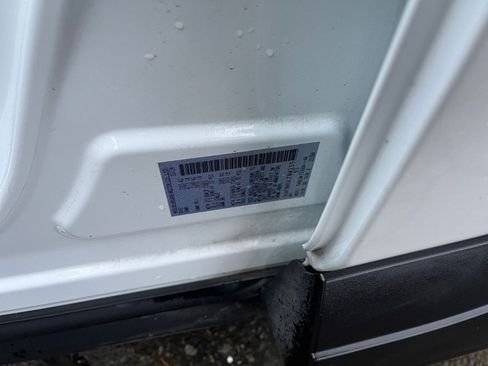 Used 2025 Nissan Rogue SV image 30