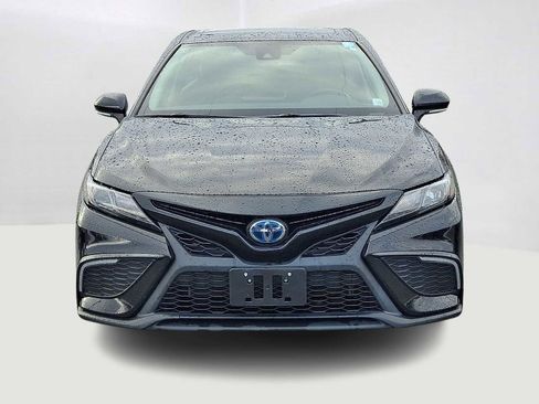 Certified 2022 Toyota Camry SE image 3